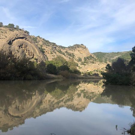 Studio Apartment In Ardales, Cerca El Caminito Del Rey Y Embalses Ngoại thất bức ảnh